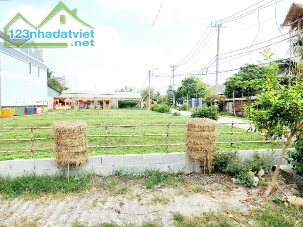 Lô Góc 2 Mặt Tiền đường THUẬN TIỆN KINH DOANH , 205M2 , GIÁ BÁN 4 TỶ 150 Thương Lượng