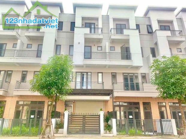 Shophouse liền kề, chân đế chung cư - cơ hội hiếm có giá 4,x tỉ