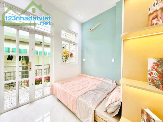 NHÀ MỚI THƠM SƠN - 3 TẦNG - DTSD 80 M2 - NGUYỄN THÁI SƠN - NGAY ĐH CÔNG NGHIỆP - GÒ VẤP. - 4