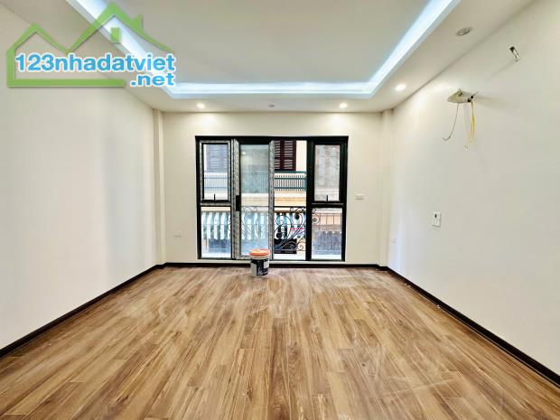 LÊ TRỌNG TẤN - THANH XUÂN - 80M2 x 5T - MT 5M - 17.9 TỶ - VÌA HÈ - Ô TÔ NGỦ TRONG NHÀ 24/7 - 1