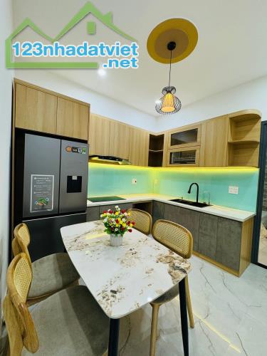 BÁN NHÀ BÙI QUANG LÀ - 3 TẦNG - 3 PHÒNG NGỦ - 6.45 TỶ - 3