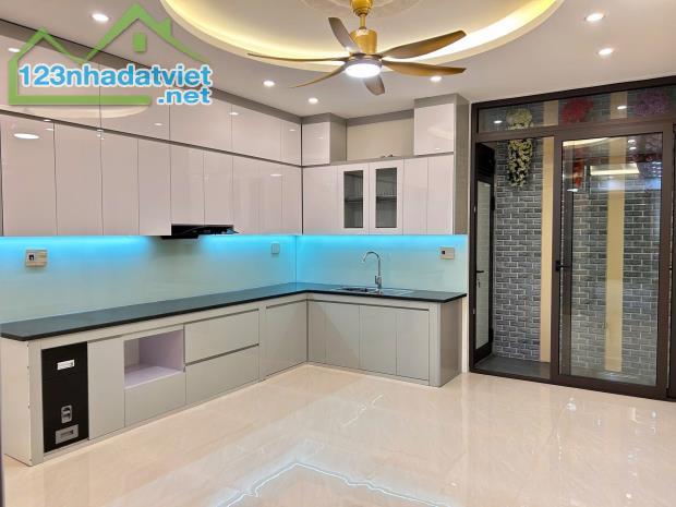 Bán căn nhà 4 tầng có thang máy, KĐT Tân Phú Hưng, ph Tân Hưng, TP HP, 67.5m2, 4 ngủ - 3