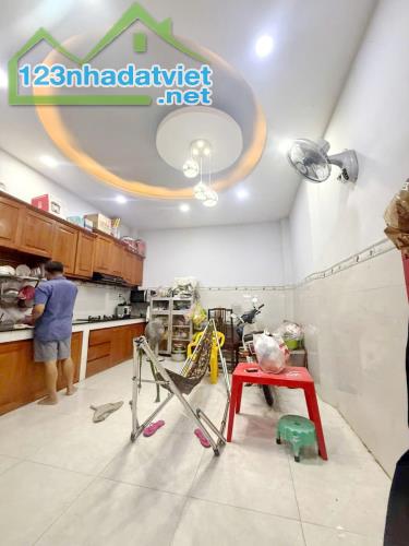 Bán nhà 4 lầu hẻm xe tải đường Dương Bá Trạc P.1 Quận 8 - 4