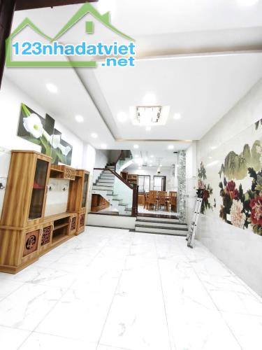 NHÀ ĐẸP MỚI CỨNG - HXH GẦN EMART - 65m2 (4.1x15.8) - CHỈ 5.93 TỶ