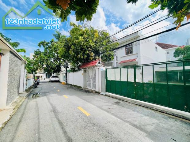 Chỉ 55 Tỷ-Sở Hữu Ngay Khuôn Đất Xây 1 Hầm 5 Tầng 230m2(8,5mx27m)-Thảo Điền,Quận 2 - 1