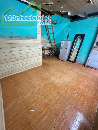 Cho thuê phòng trọ khép kín, k chung chủ giá 2,4 tr/ tháng số 85 đường Lạc Hồng,Thanh Xuân