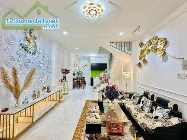 Bán gấp nhà hẻm 6m thông Cầu Xéo, Tân Sơn Nhì, Tân Phú, DT 56m2, sổ hồng riêng