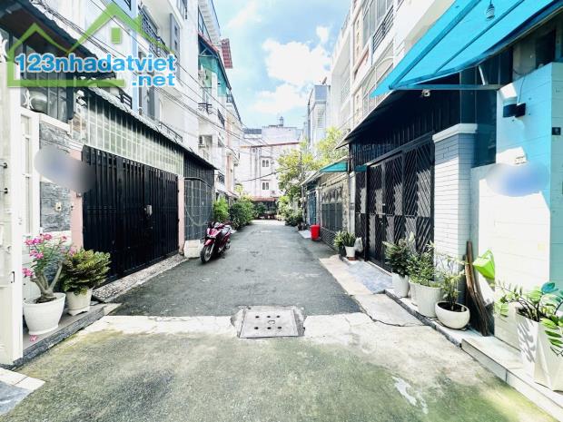 XE HƠI TRÁNH - GẦN EMART - 4 TẦNG BTCT - KHU ĐỒNG BỘ - SHR - 5.95 TỶ - 4