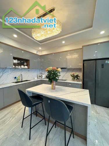 💥 BIỆT THỰ SÂN VƯỜN - SIÊU HIẾM - NGAY NGUYỄN TRÃI, P.BẾN THÀNH, TPHCM💲 Chỉ: 25 tỷ - 4