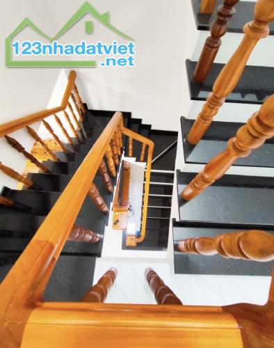 NHÀ MỚI 4 TẦNG – HẺM XE TẢI – TẶNG NỘI THẤT – HOÀN CÔNG CHUẨN – GIÁ 9,9 TỶ