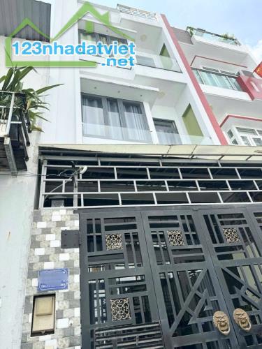 CHỈ 5.X TỶ - 4 X 15M - 4 TẦNG - HẺM XE HƠI THÔNG - TỈNH LỘ 10 SÁT TÊN LỬA