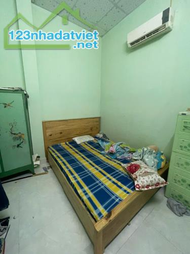 Bán Nhà Gấp nhà 1 Lầu đường xe hơi, 4 x 18, 3PN. - 4