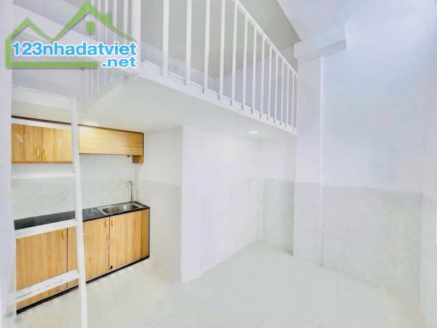 SIÊU PHẨM TÒA NHÀ CHDV 5 TẦNG KHU TÊN LỬA NGANG KHỦNG 15M DÒNG TIỀN 3,4 TỶ/NĂM - 1
