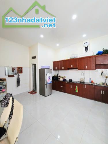 BÁN NHÀ 3 TẦNG HẺM XE TẢI NGUYỄN DUY TRINH, Q2 – 83M² CHỈ 6,7 TỶ - 3
