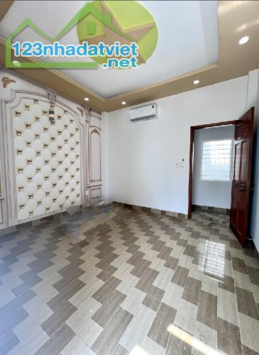 Bán nhà Bình Tân, đường Mã Lò, 71m2, 3 lầu, hẻm xe hơi thông, ngang hiếm 8m,chỉ nhỉnh 6 tỷ - 4
