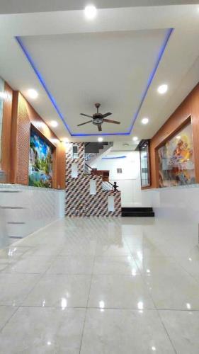 BÁN NHÀ ĐẸP SÁT BÌN.H THÀNH - ÔTÔ VÀO NHÀ NGỦ - 4PN - ( 4.5X14M )
