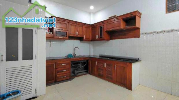 BÁN NHÀ ĐẸP SÁT BÌN.H THÀNH - ÔTÔ VÀO NHÀ NGỦ - 4PN - ( 4.5X14M ) - 2