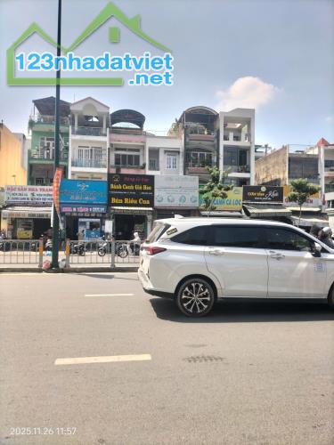 GÒ VẤP, NHÀ MẶT TIỀN DƯƠNG QUẢNG HÀM DT 4x22m 3 TẦNG CHỈ 17 TỶ