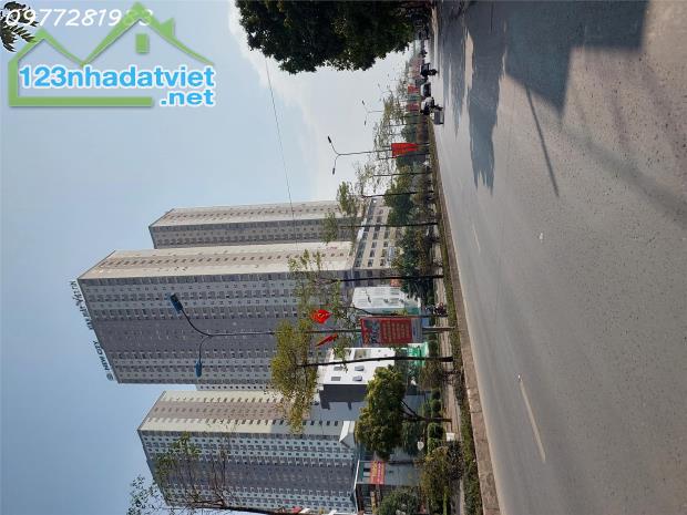 NHÀ ĐẸP CẠNH NHỔN – GARA, THANG MÁY – ĐƯỜNG Ô TÔ