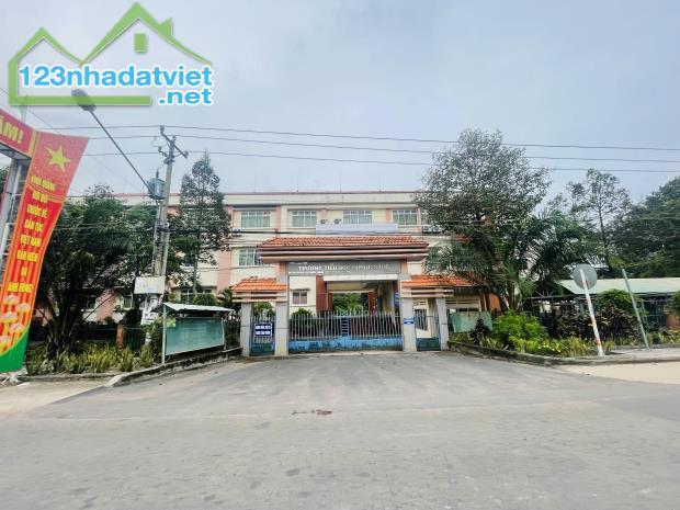 ĐỊNH CƯ SANG ÚC CẦN SANG LẠI 3250M2 ĐẤT THỔ CƯ SHR MẶT TIỀN ĐƯỜNG DH 519 GIÁ 9 TỶ - 2