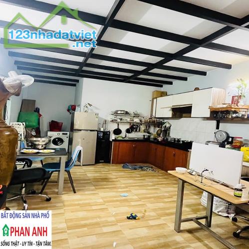 🚘 Bán gấp nhà phố Quận 9 | Hẻm xe hơi , 2 phút ra đến Hồ Bá Phấn | 110 m² đất, chỉ 9 tỷ. - 2