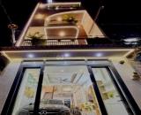 Bán nhà đầy đủ nội thất sổ riêng ở Vườn Chuối P5 Q3 . Giá 3tỷ850 195m2