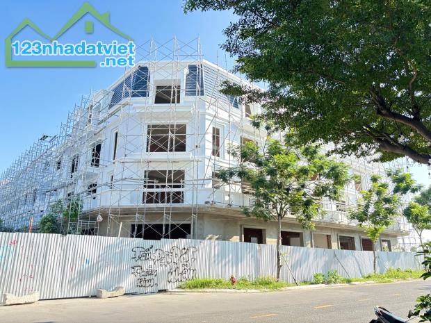 Nhà phố kđt biển Bình Sơn Khu K2 - 3