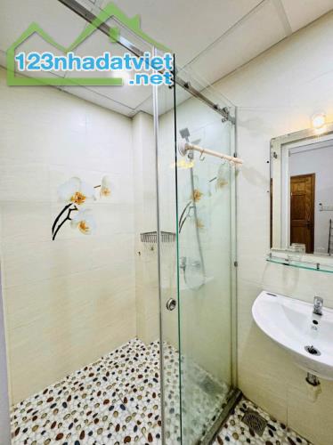 KHU ĐH VĂN LANG - HẺM XE TẢI THÔNG - CHDV 14 PHÒNG 75m2 - ĐANG KHOÁN 780TR/NĂM - 4
