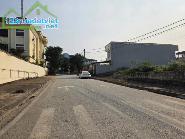 NHỈNH 4 TỶ, LÔ GÓC, ÔTÔ TRÁNH, TÂN XÃ, 500M TỚI ĐH FPT, 1.5KM ĐHQG HÀ NỘI, 2KM TỚI METRO 5 - 2