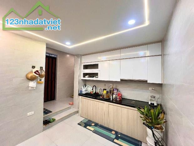 Bán TT Phố 8/3 34/70m2 T1 Mặt Tiền 5m Chỉ Nhỉnh 4 TỶ - 3