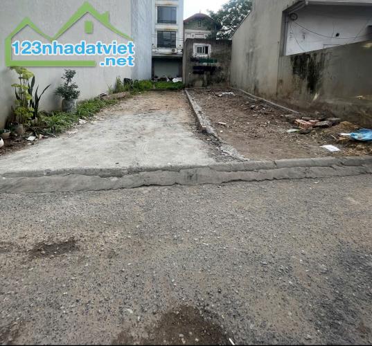 BÁN ĐẤT GIANG BIÊN GIÁ HƠN 3 TỈ - LONG BIÊN - Ô TÔ VÀO ĐẤT - CHẤT NHƯ NƯỚC CẤT