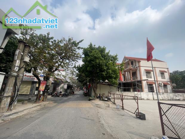 BÁN ĐẤT GIANG BIÊN GIÁ HƠN 3 TỈ - LONG BIÊN - Ô TÔ VÀO ĐẤT - CHẤT NHƯ NƯỚC CẤT - 1