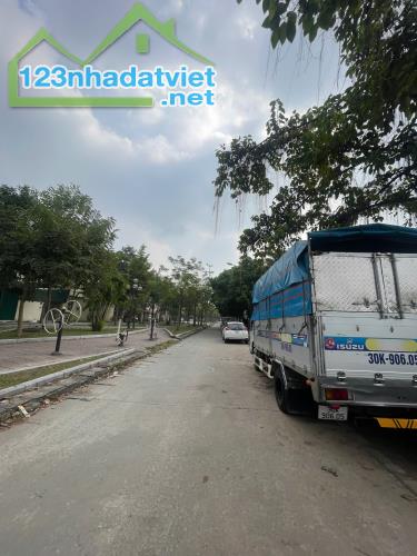 BÁN ĐẤT GIANG BIÊN GIÁ HƠN 3 TỈ - LONG BIÊN - Ô TÔ VÀO ĐẤT - CHẤT NHƯ NƯỚC CẤT - 2