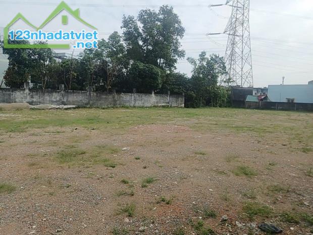Bán đất mặt tiền Bình Tân, đường Lê Tấn Bê, 2282m2, full thổ