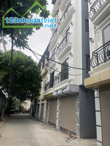 NHÀ ĐẸP ĐỨC GIANG - 5 TẦNG XÂY MỚI - FULL NỘI THẤT - VÀO Ở NGAY