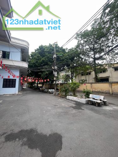 NHÀ ĐẸP ĐỨC GIANG - 5 TẦNG XÂY MỚI - FULL NỘI THẤT - VÀO Ở NGAY - 2