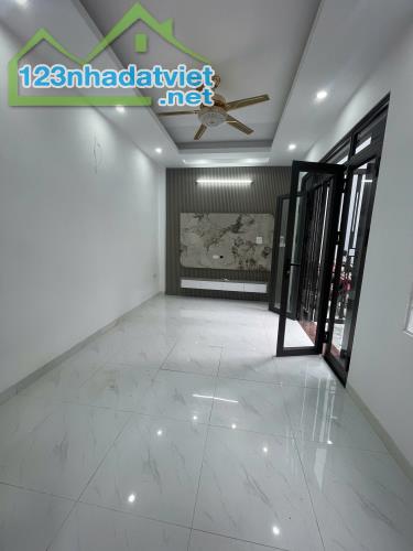 BÁN NHÀ ĐẸP ĐỨC GIANG - LONG BIÊN - 5 TẦNG XÂY MỚI - NỘI THẤT CƠ BẢN - 1