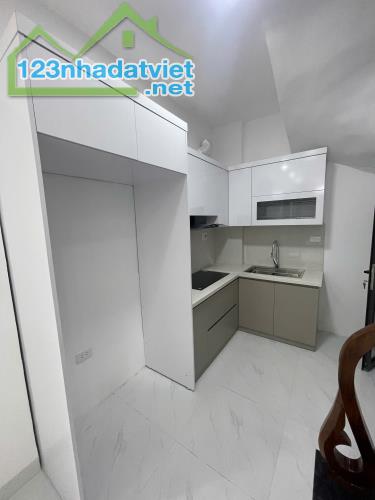 BÁN NHÀ ĐẸP ĐỨC GIANG - LONG BIÊN - 5 TẦNG XÂY MỚI - NỘI THẤT CƠ BẢN - 5