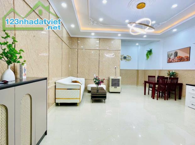 SIÊU PHẨM NHÀ PHỐ ĐỒNG BỘ 4 TẤM - NGANG 5.5M FULL NỘI THẤT - CHỈ 6.58 TỶ - 1