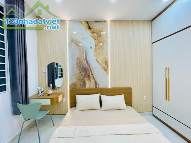 SIÊU PHẨM NHÀ PHỐ ĐỒNG BỘ 4 TẤM - NGANG 5.5M FULL NỘI THẤT - CHỈ 6.58 TỶ - 2