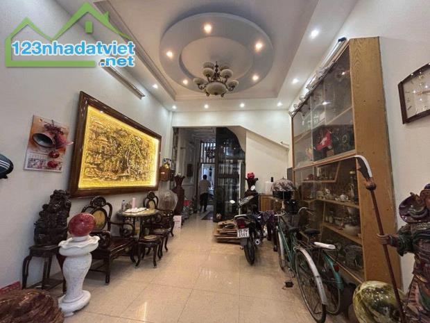 Hiếm nhà đẹp 6 tầng mặt phố Chiến Thắng, 64m2, mặt tiền 4m, 2 mặt đường lớn, thang máy, - 1
