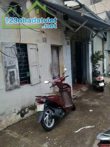 Bán nhà Hoàng Hoa Thám mặt ngõ thông oto đỗ 4.2 tỷ
