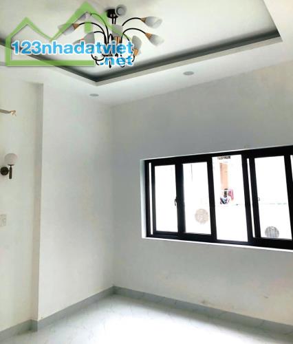 Bán Nhà 2 Tầng 61m2 có 5,5 tỷ Đường số 4 Phường 11 Gò Vấp Hồ Chí Minh - 3