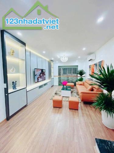 NHÀ ĐẸP NGÕ THÔNG HỒ BA MẪU - 7 TẦNG THANG MÁY - 3 NGỦ - 8 TỶ - 4