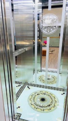 NHÀ ĐẸP NGÕ THÔNG HỒ BA MẪU - 7 TẦNG THANG MÁY - 3 NGỦ - 8 TỶ - 2