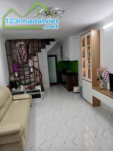 Bán nhà Khương Trung giá 6.2 tỷ, diện tích 30m2, 4 tầng, mặt tiền 3.5m - 2