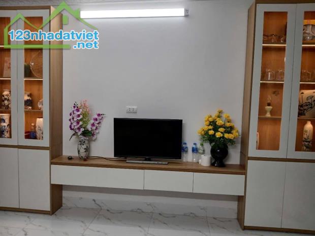 Bán nhà Khương Trung giá 6.2 tỷ, diện tích 30m2, 4 tầng, mặt tiền 3.5m - 4