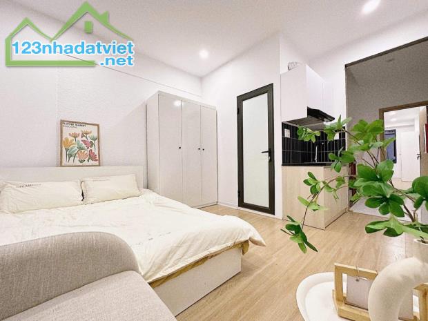 Bán tòa căn hộ dịch vụ Tây Sơn-Thái Thịnh, 51m2 x 5T, 11 phòng đủ nội thất. Giá 9,8 tỷ - 1
