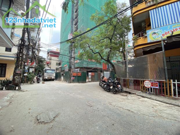 💥 PHÙNG CHÍ KIÊN- PHÂN LÔ-30M RA OTO ĐỖ TRÁNH. 41M²x4 TẦNG. MT 3.5M. GIÁ 8.8 TỶ💥