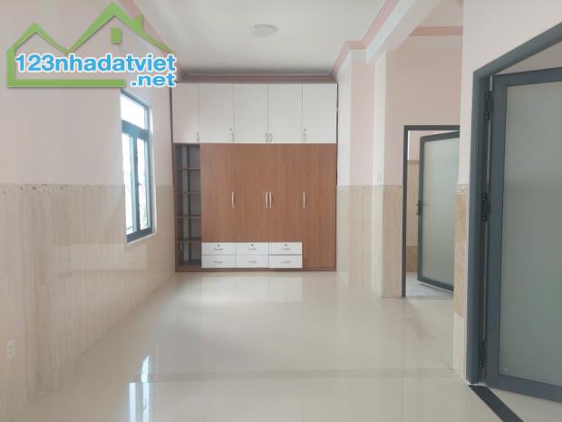 Gấp bán nhà Thủ Đức, 4 tầng, dt 95m2, giá 9T1, gần Ngô Quyền, Quận 9(cũ). - 2